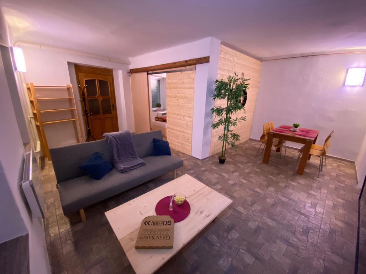 U Namesti Apartment